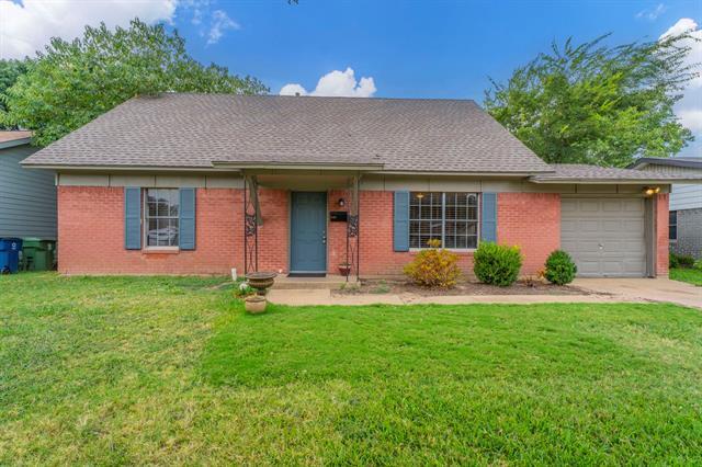 1131 Pebblebrook Dr in Lewisville, TX - Building Photo