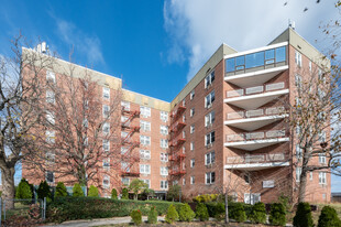 15101 Cross Island Pky Apartments