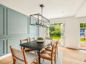 17481 Tramonto Dr in Los Angeles, CA - Foto de edificio - Building Photo