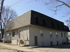 615-625 Emerald Ave NE Apartments