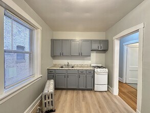 4827 N Springfield Ave, Unit A2 in Chicago, IL - Building Photo - Building Photo