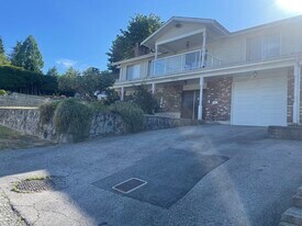 1014 Dory St in Coquitlam, BC - Building Photo