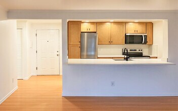 949 N 35th St in Seattle, WA - Building Photo - Building Photo