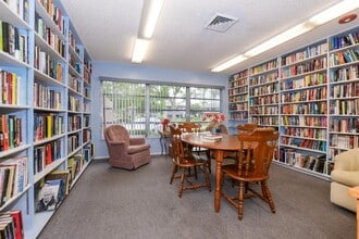 30 Lake Vista Trail in Port St. Lucie, FL - Building Photo - Building Photo