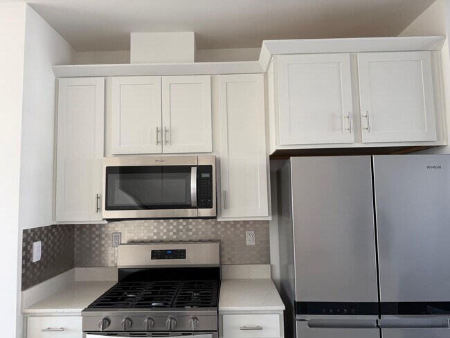 2167 Yellowstone Blvd in Mundelein, IL - Foto de edificio - Building Photo