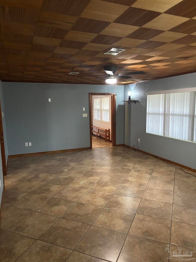 425 Rentz Ave in Pensacola, FL - Building Photo - Building Photo