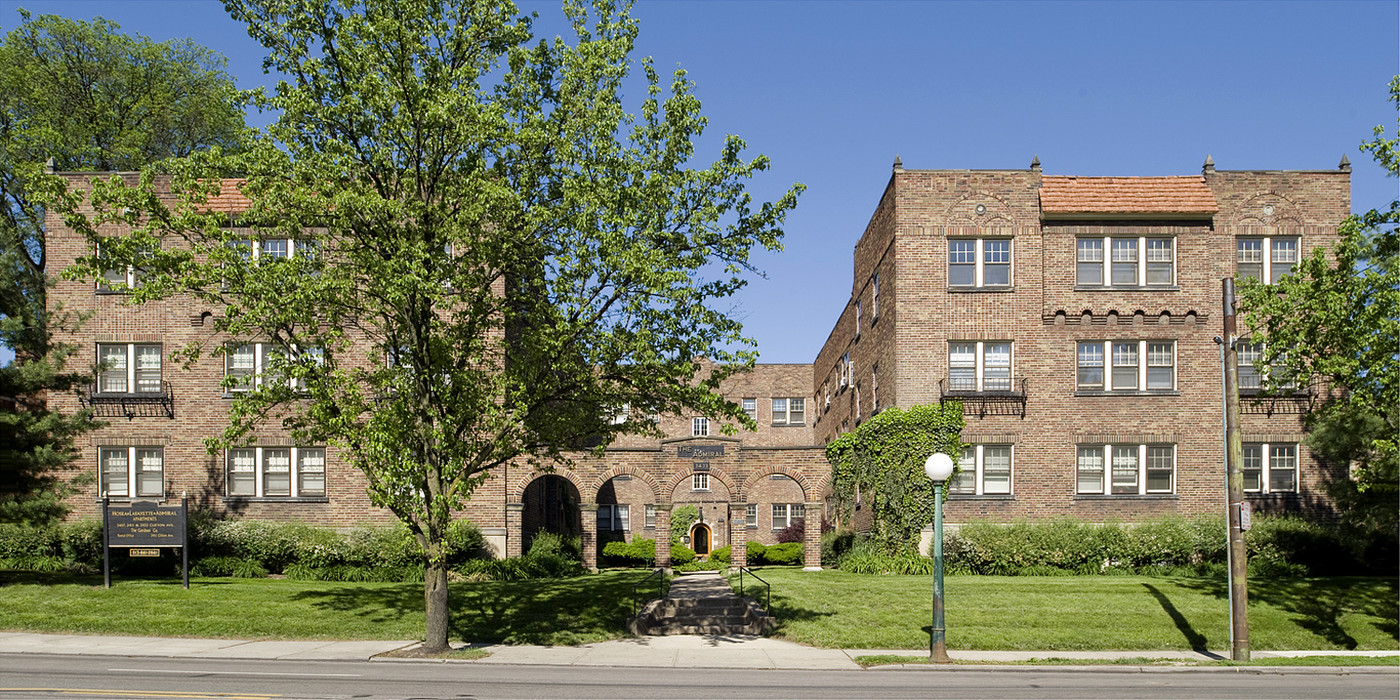 The Admiral in Cincinnati, OH - Building Photo