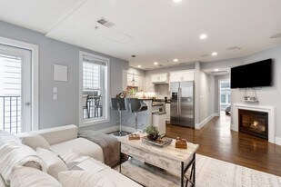 12 Mohawk St in Boston, MA - Building Photo