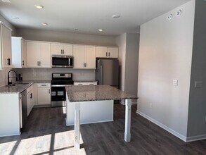 1010 Kellie Ct in New Bern, NC - Building Photo - Building Photo