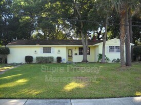 1059 Glynlea Rd in Jacksonville, FL - Building Photo