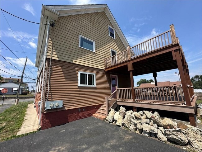 2872 Pawtucket Ave in East Providence, RI - Building Photo - Building Photo