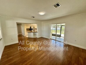 1612 53rd Ave Dr E in Bradenton, FL - Building Photo - Building Photo