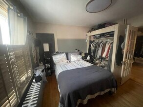 19 Rogers St, Unit downstairs in Portsmouth, NH - Foto de edificio - Building Photo