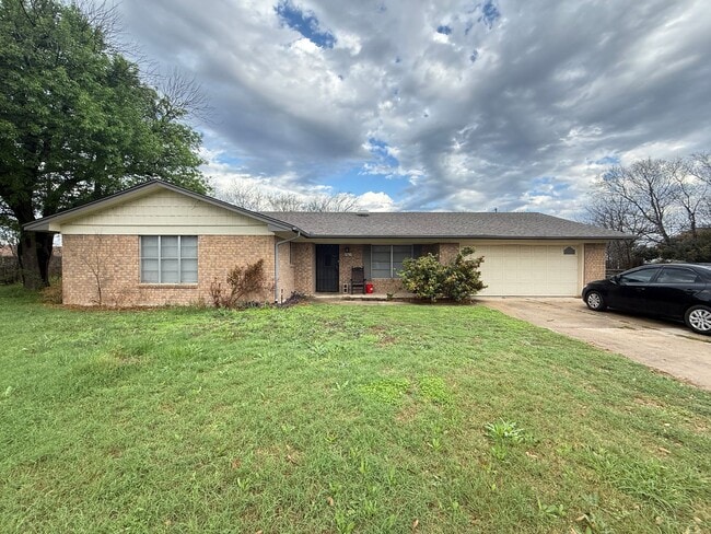 property at 2301 Zinnia Ct