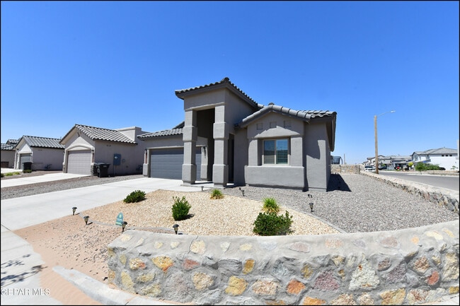 property at 975 Bicknor Pl