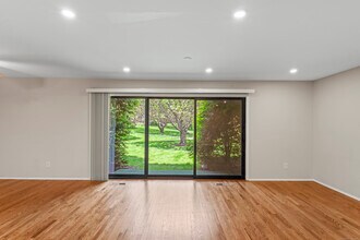 245 Hamilton Ave in Stamford, CT - Building Photo - Building Photo