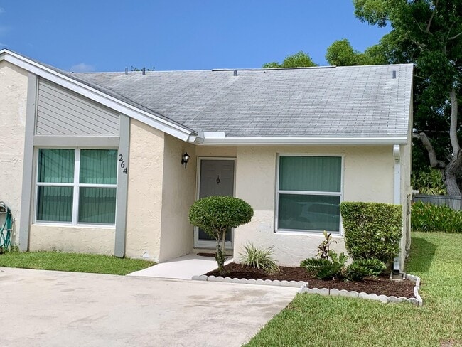 property at 264 Palmetto Ct