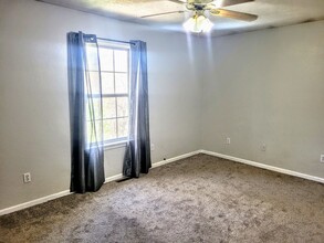 16501 Titan Rd in St. Robert, MO - Building Photo - Building Photo