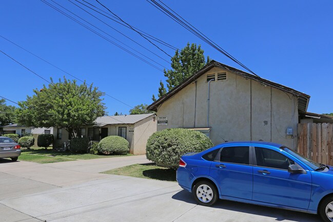 593-599 S 2nd St in El Cajon, CA - Building Photo - Building Photo