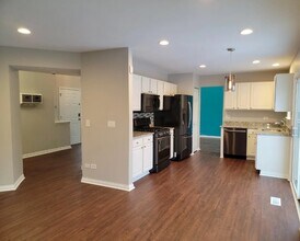1220 Manchester Dr in Mundelein, IL - Building Photo - Building Photo