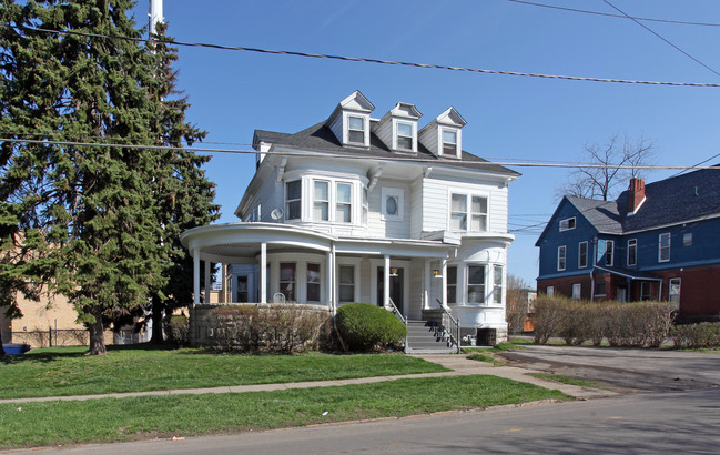 101 Genesee St in Lockport, NY - Building Photo - Building Photo