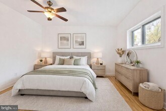 2040 Frankford Ave, Unit 2ND FL REAR in Philadelphia, PA - Foto de edificio - Building Photo