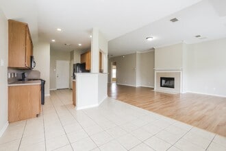 2011 Pinecreek Pass Ln in Katy, TX - Building Photo - Building Photo