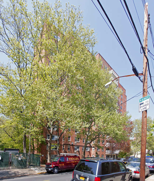 Tibbett Towers in Bronx, NY - Building Photo - Building Photo