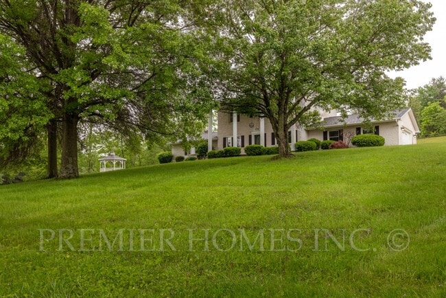 1106 N Orchard Rd NE in Bolivar, OH - Building Photo - Building Photo