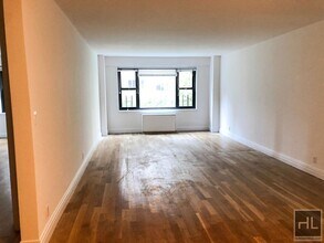 EAST 56 STREET in New York, NY - Foto de edificio - Building Photo