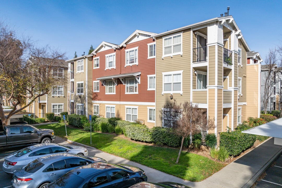 Morgan Park in Vacaville, CA - Foto de edificio