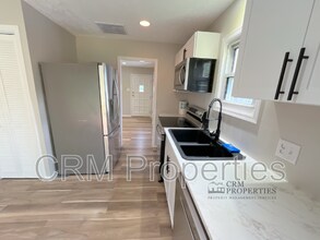 521 Arthur Dr in Indianapolis, IN - Building Photo - Building Photo