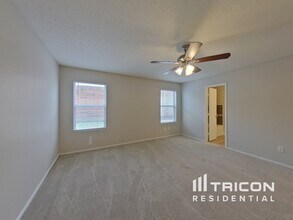 4933 Parkview Hills Ln in Fort Worth, TX - Building Photo - Building Photo