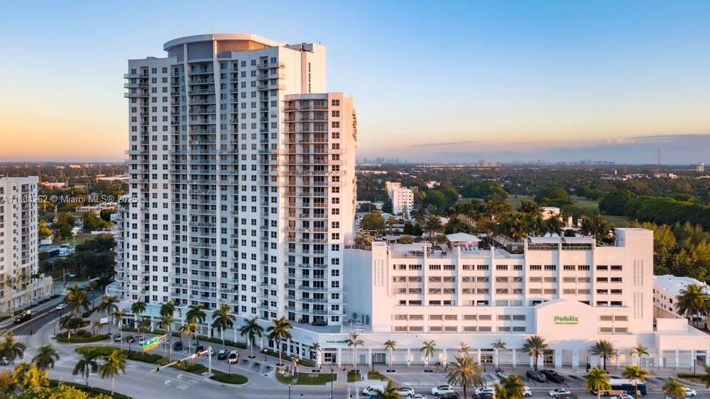 1776 Polk St in Hollywood, FL - Building Photo