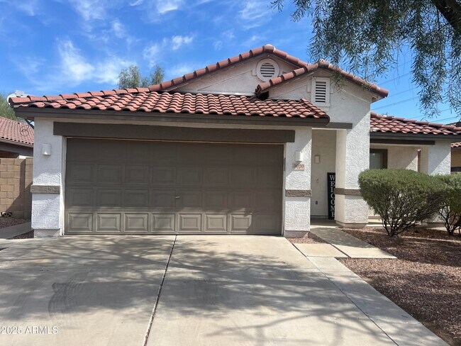 property at 3020 W Red Fox Rd