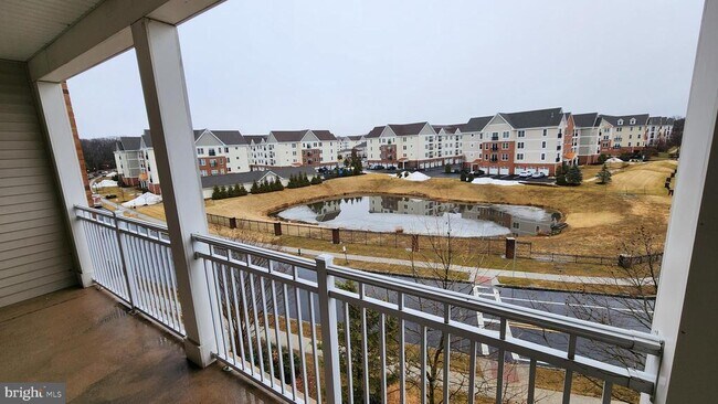 245 Breeders Cup Dr in Cherry Hill Township, NJ - Building Photo - Building Photo