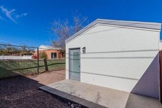 2238 E Grant Rd in Tucson, AZ - Building Photo - Building Photo