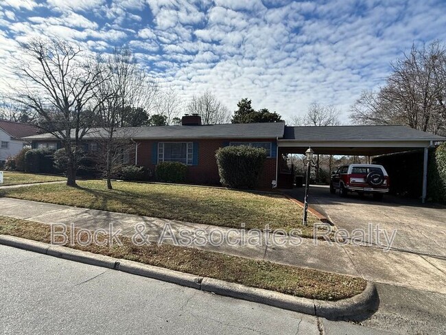 property at 922 S Cox St