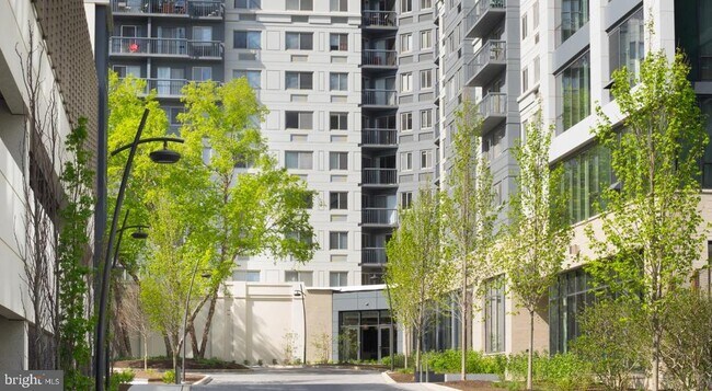property at 450 N 18th St