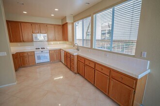 27569 Wellsley Way in Santa Clarita, CA - Building Photo - Building Photo