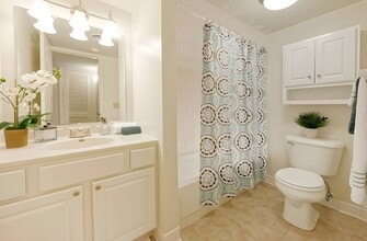 French Court in Rochester, NY - Foto de edificio - Building Photo