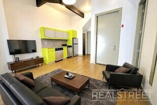 Central Avenue, Unit 3B in Brooklyn, NY - Building Photo