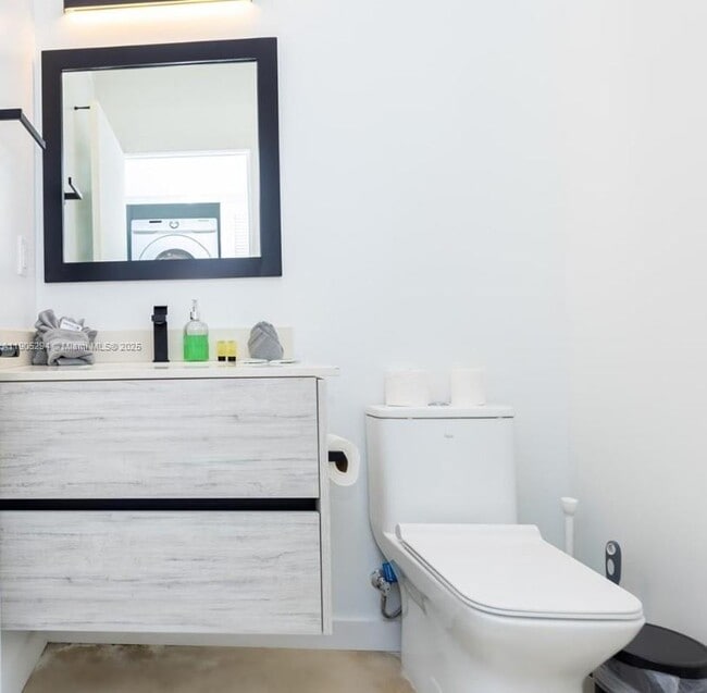 7103 NE 4th Ct in Miami, FL - Building Photo - Building Photo