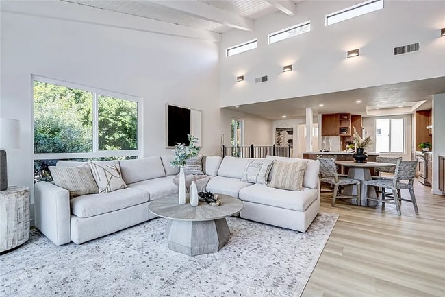 858 1st St in Hermosa Beach, CA - Building Photo - Building Photo