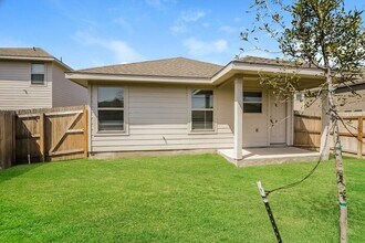 9418 Somers Bend in San Antonio, TX - Building Photo - Building Photo
