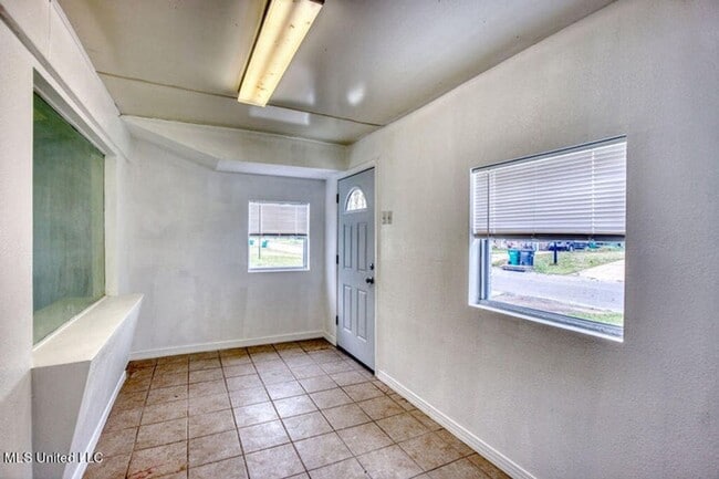 6616 Columbus Cir in Ocean Springs, MS - Building Photo - Building Photo