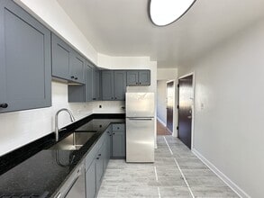 6707 N California Ave in Chicago, IL - Building Photo - Building Photo