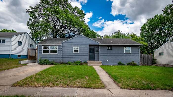 1705 N 5th St in Bismarck, ND - Building Photo