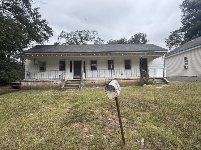 325 W Central Ave in Griffin, GA - Building Photo - Building Photo