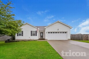 1339 Loren Circle, Unit 0204 in Clarksville, TN - Building Photo